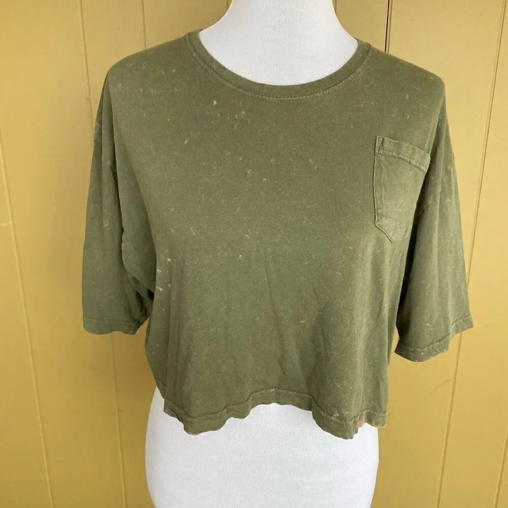 Bloom pop women S Crewneck short sleeve crop top olive green w/white dots